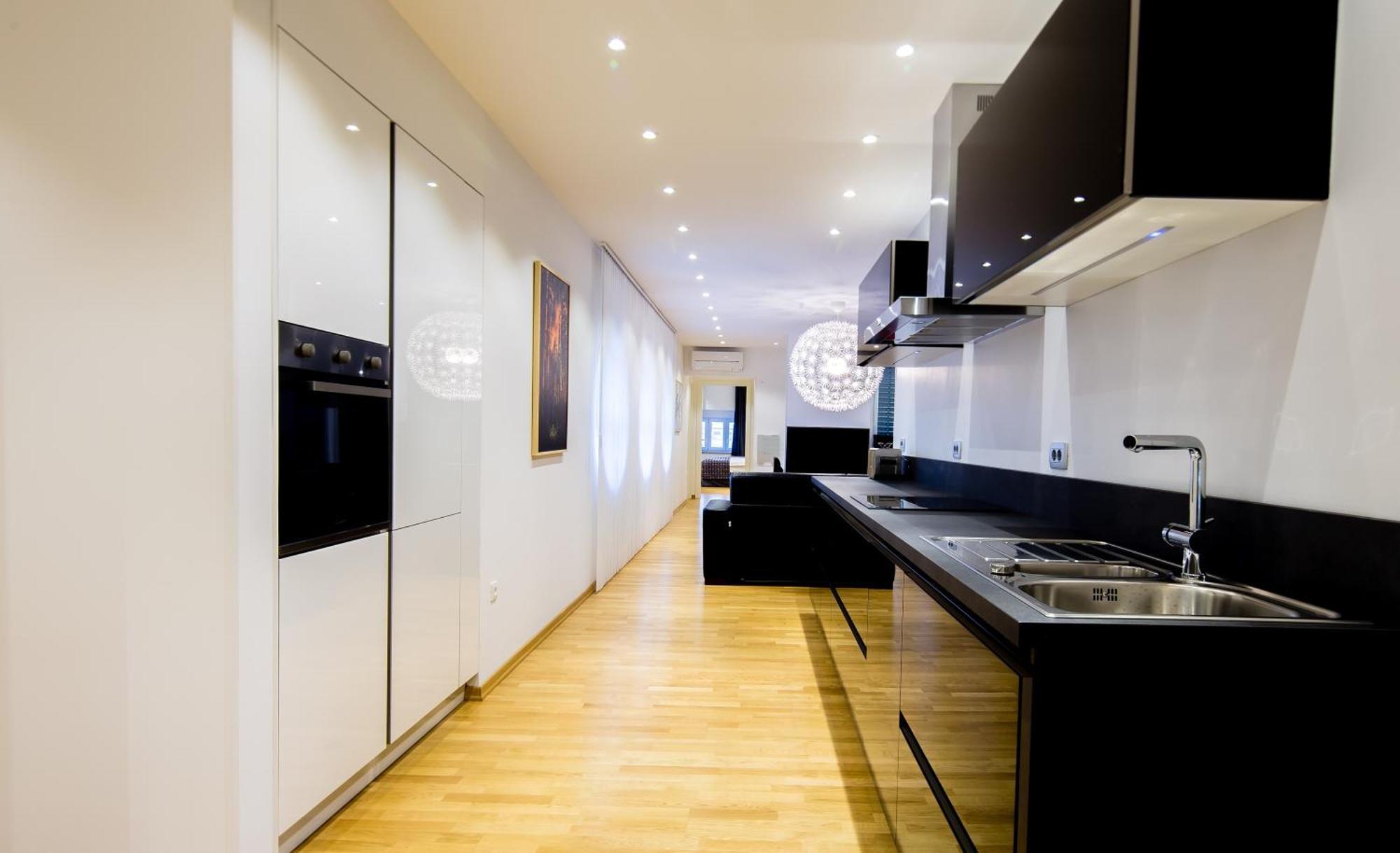 Wh Apartments Ljubljana Luaran gambar