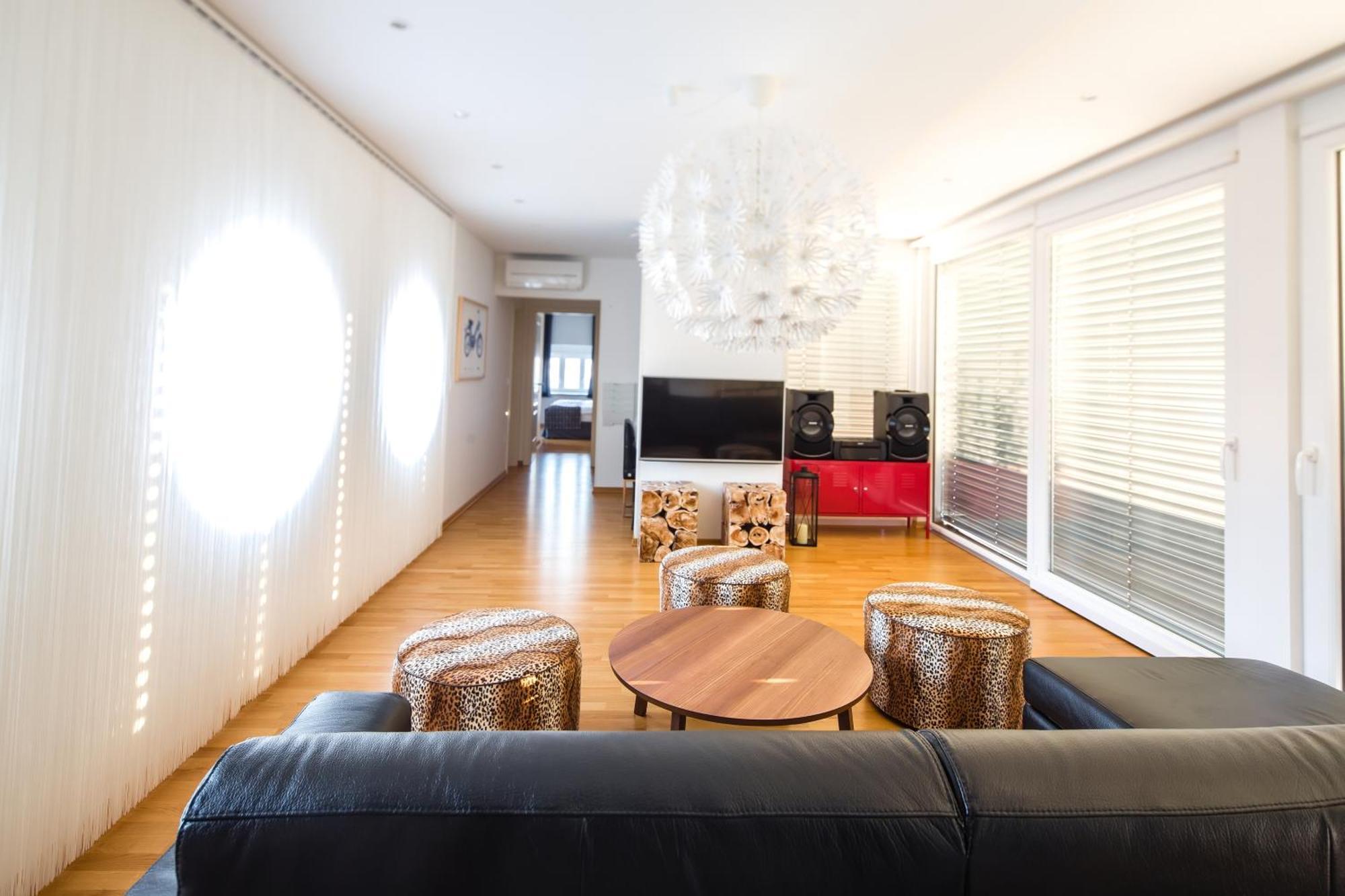 Wh Apartments Ljubljana Luaran gambar